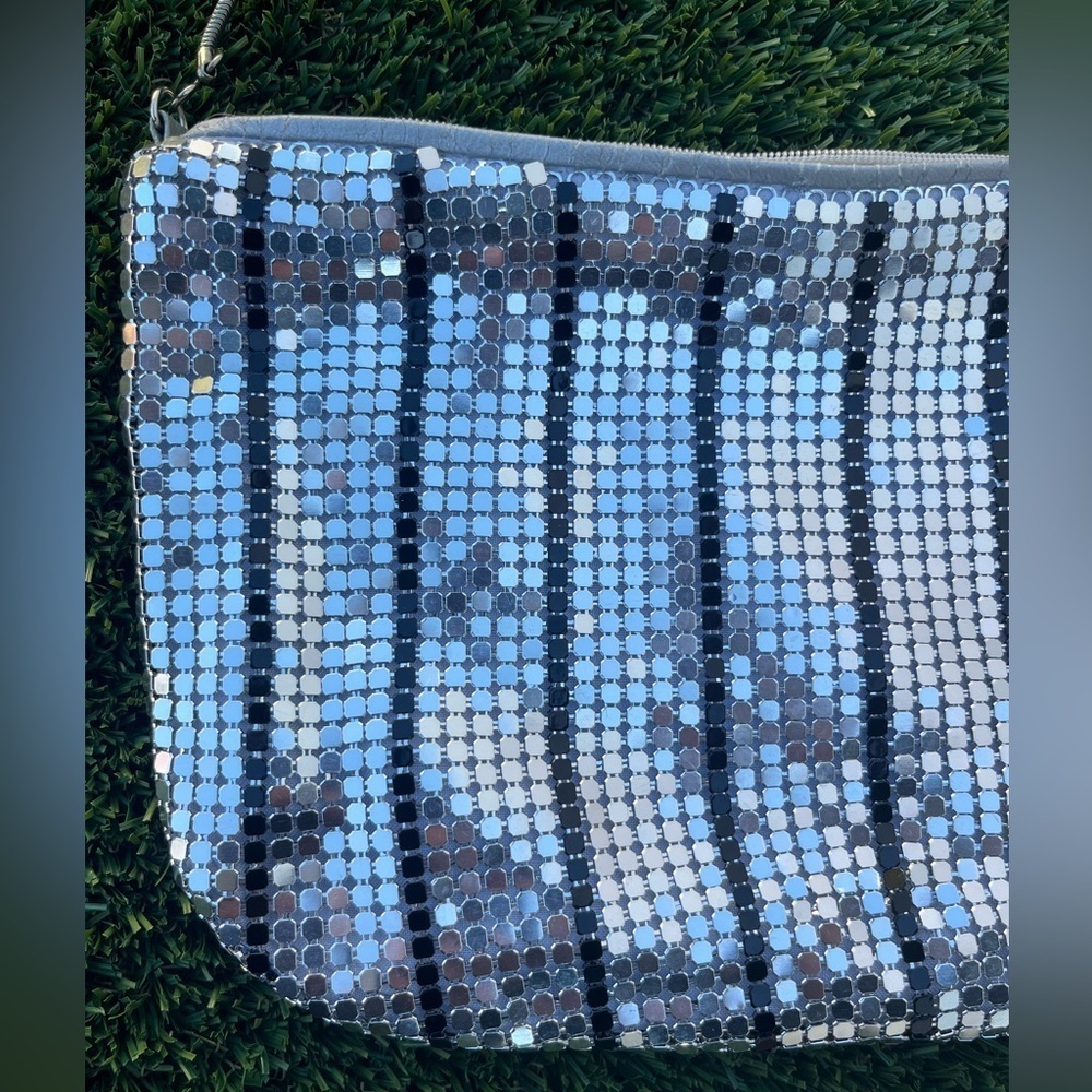 Metal Mesh Silver and Black Shoulder Bag - Picture 10 of 10